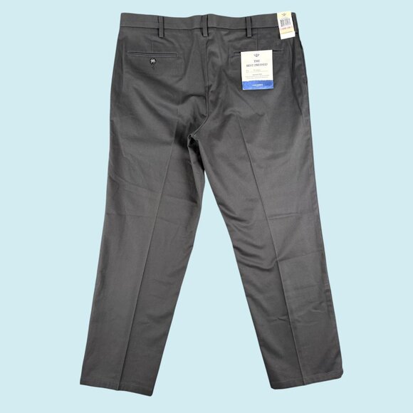 DOCKERS Pants Men's 40x32 Khaki Straight Fit Wrinkle-free Permanent Crease NWT - Picture 2 of 7